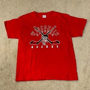 Red Wisconsin Badgers Hockey Shirt | size: Youth Medium